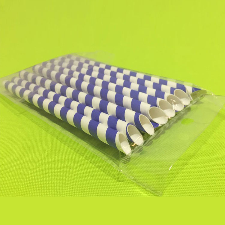 চুবানো মুখ কাটা সঙ্গে কাগজ খড়
